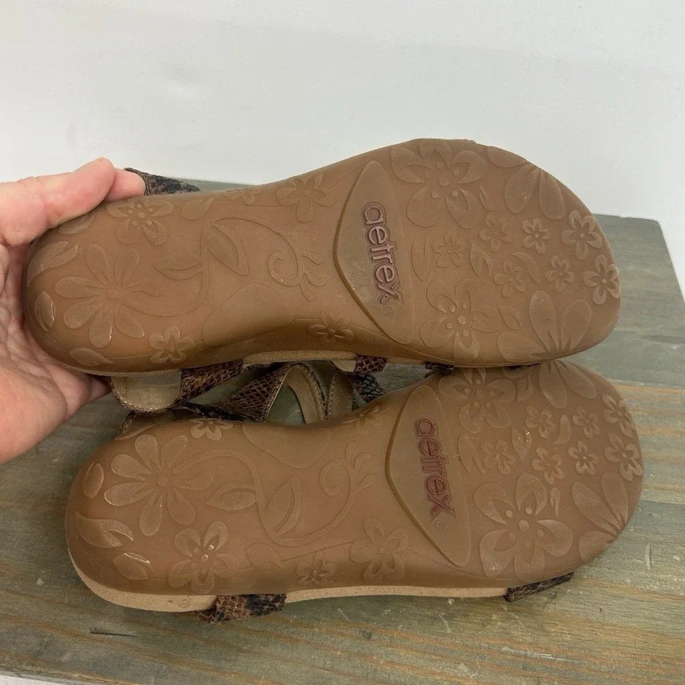 Aetrex Jess Adjustable Quarter Strap Sandals Size 38 (US 7.5-8) Snakeskin Print